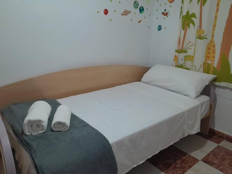 Апартаменты Disfruta De Un Barrio Tranquilo Алькала-де-Гвадаира Экстерьер фото